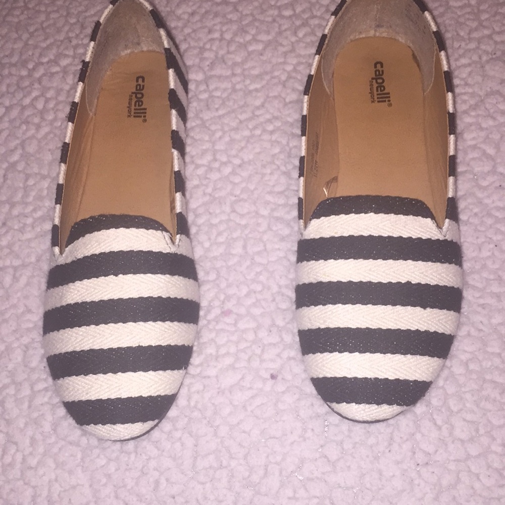 Black and White striped flats (sz 8)